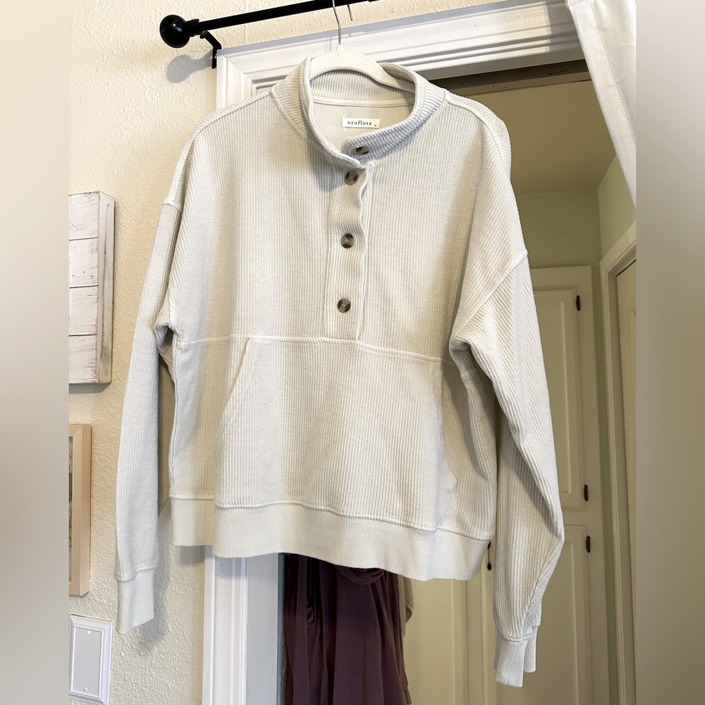 Neuflora White Half-Button Up Pullover: Size M